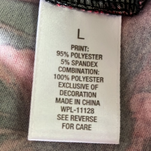 ROZ & ALI LG BLACK & RED BEADED BEAUTY WITH SLANT SLEEVES TUNIC - Picture 7 of 10